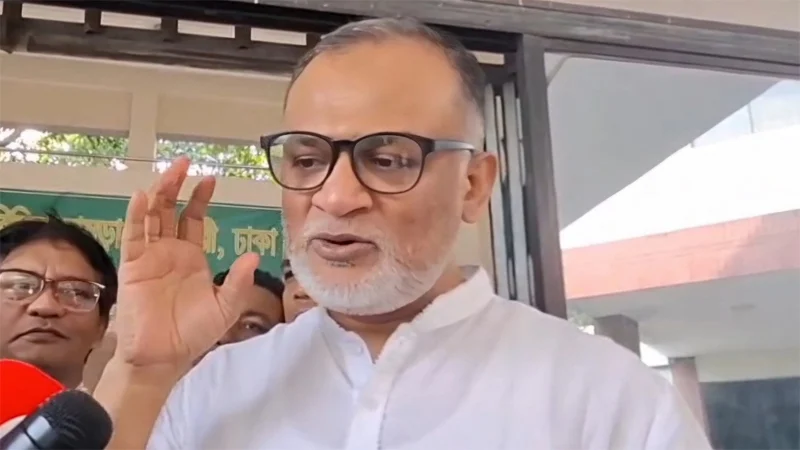 তৈরি পোশাক রপ্তানিসহ সার্বিক বাণিজ্য স্বাভাবিক রাখতে সরকার সর্বোচ্চ চেষ্টা করছে: বাণিজ্য উপদেষ্টা